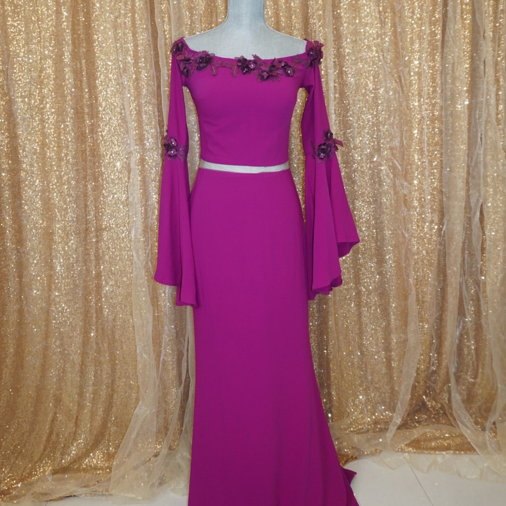 Purple Formal Gown | Long Sleeve Bell Sleeve Maxi Dress | Size 6 Evening / Prom